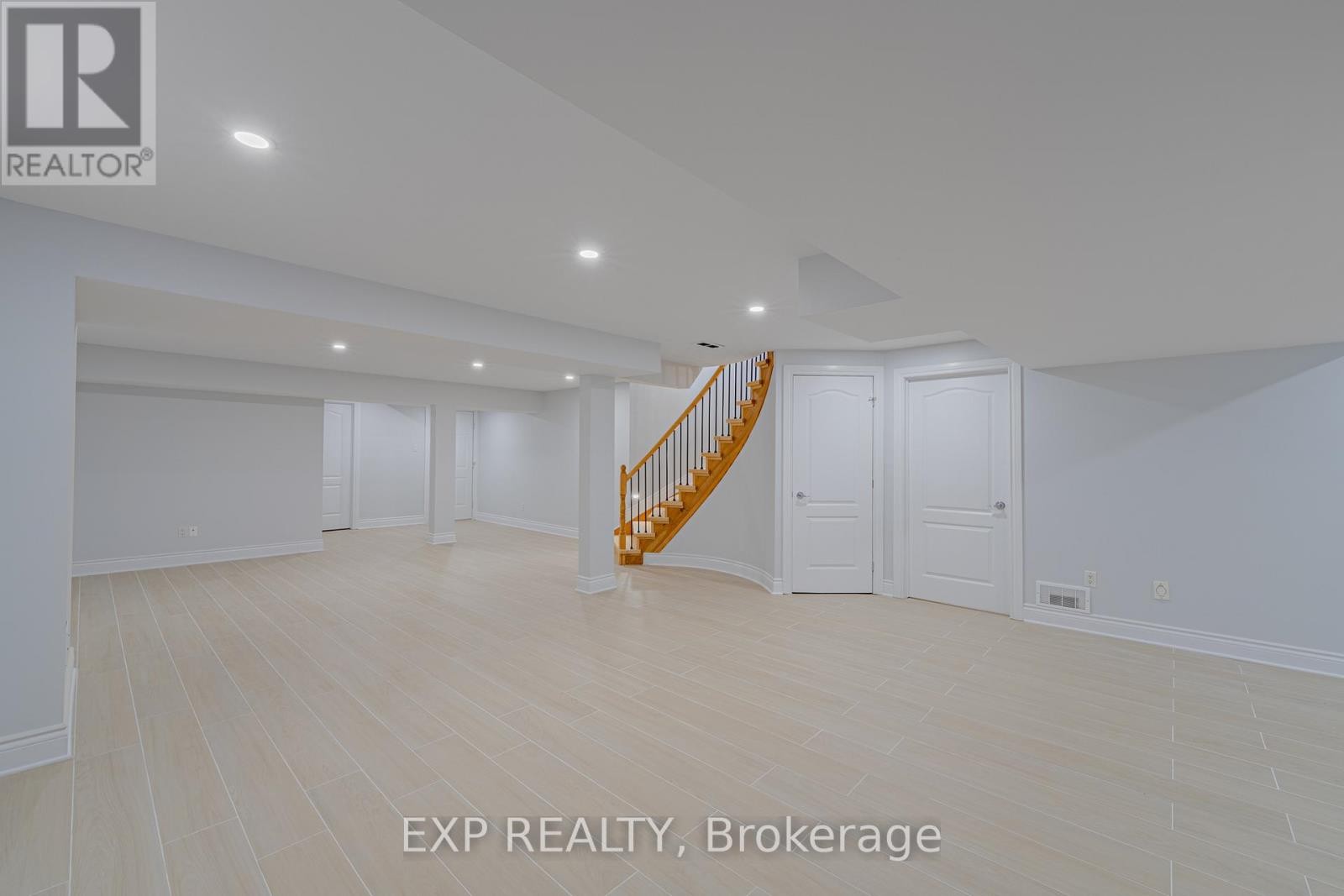 












15 WELLSMERE COURT

,
Ottawa,




Ontario
K2E8C2

