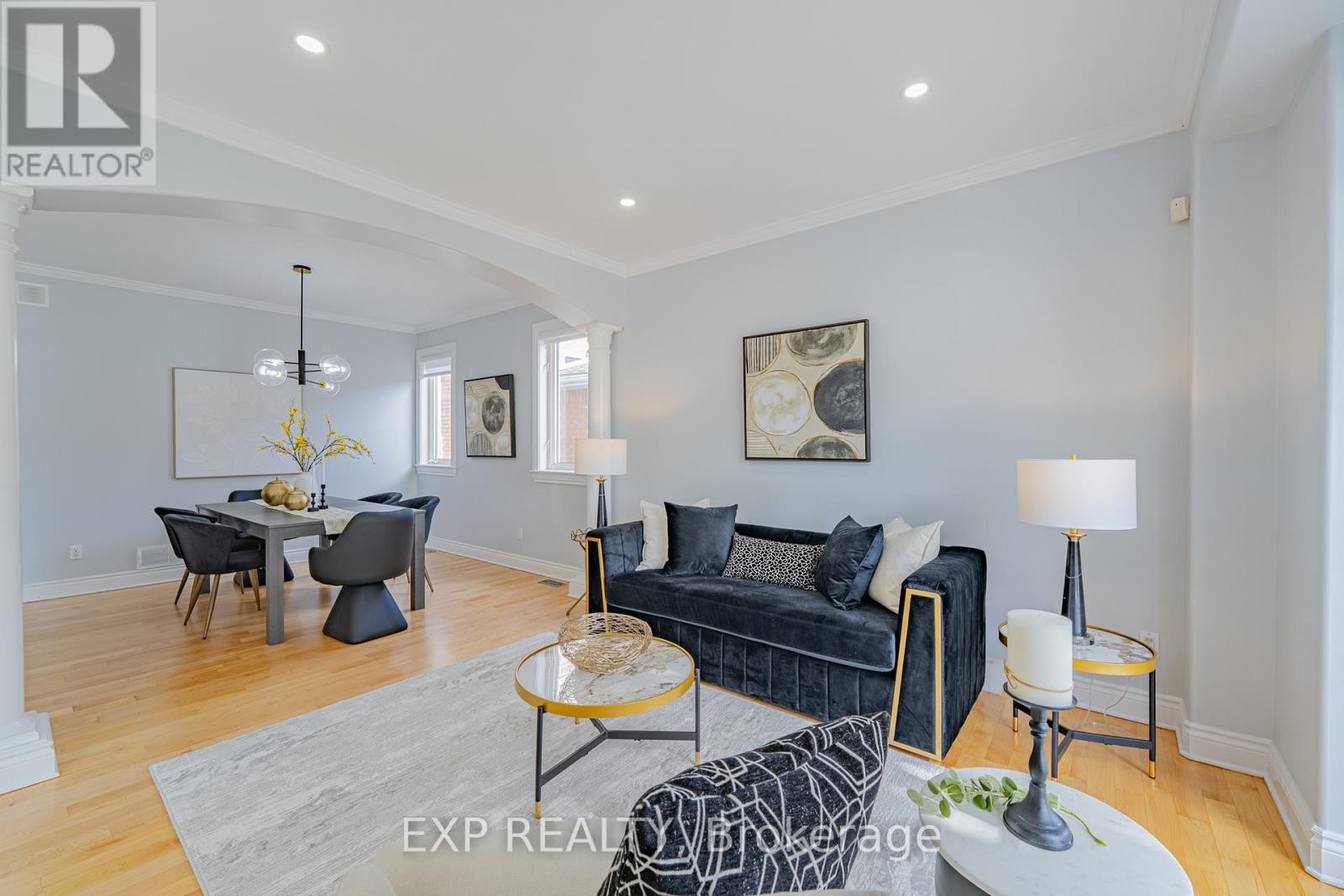 












15 WELLSMERE COURT

,
Ottawa,




Ontario
K2E8C2

