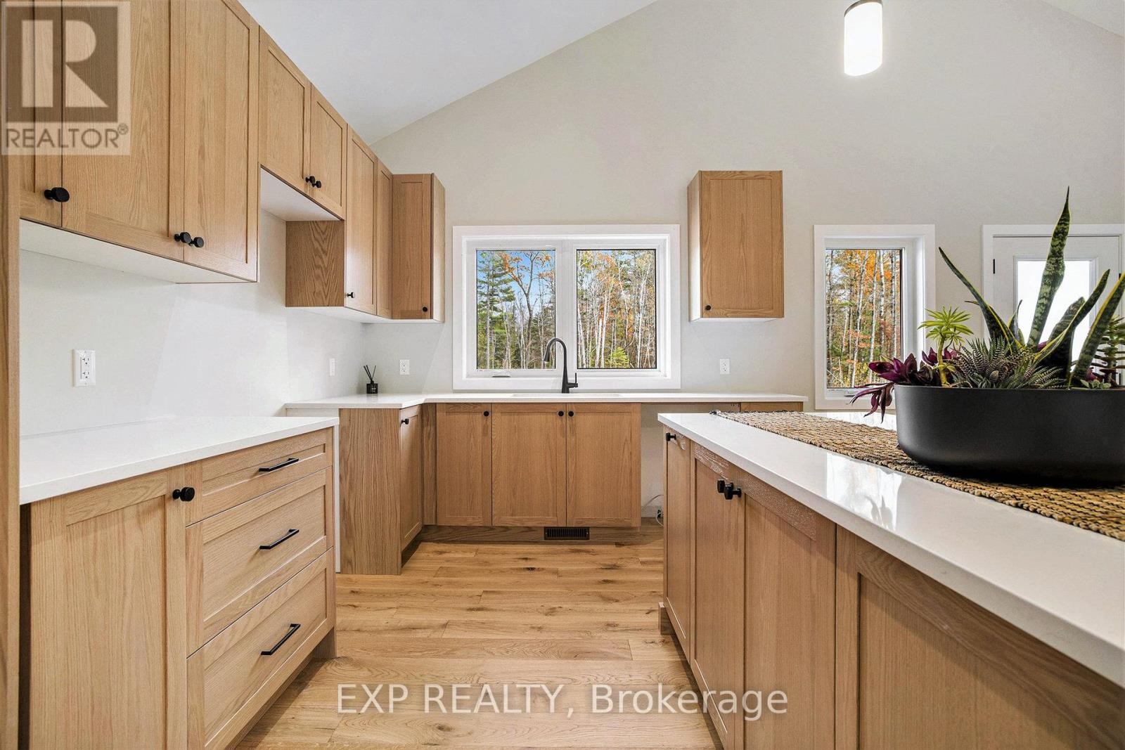 












9 LONGLEAF WAY

,
Greater Madawaska,




Ontario
K0J1H0

