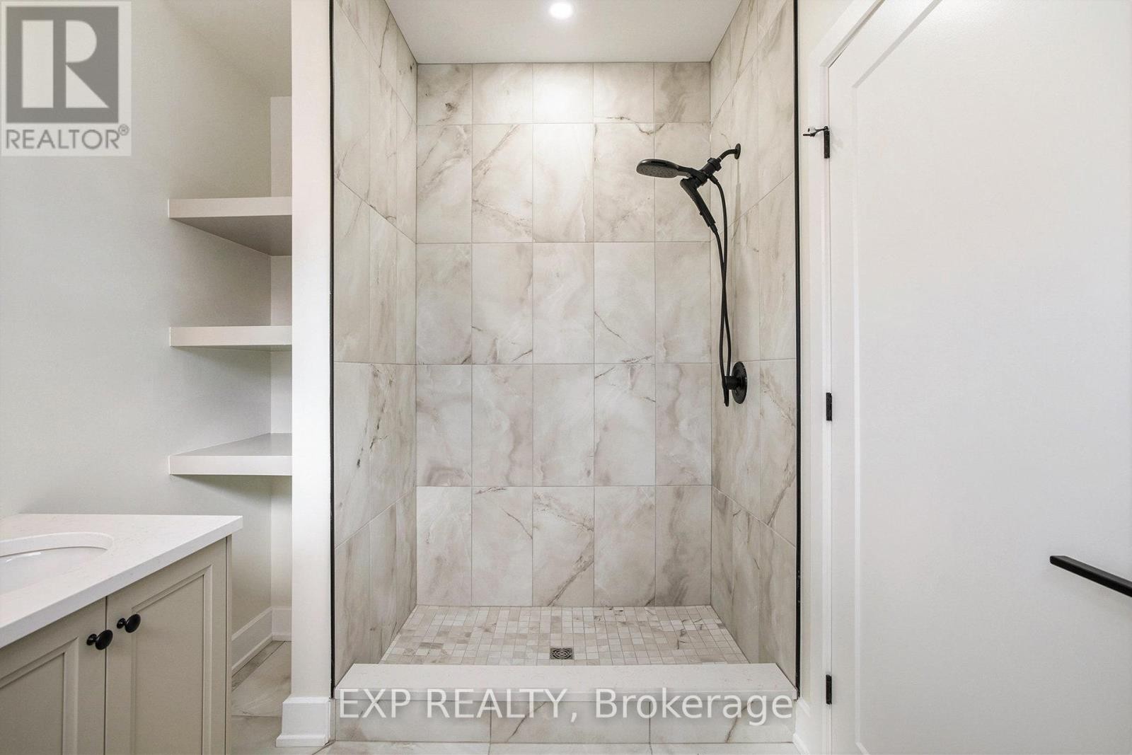 












9 LONGLEAF WAY

,
Greater Madawaska,




Ontario
K0J1H0

