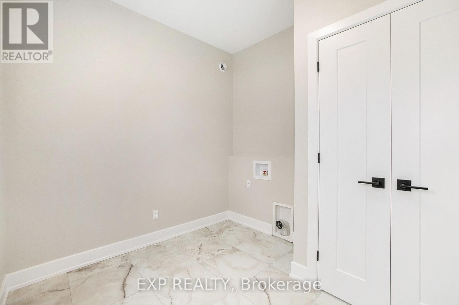 












9 LONGLEAF WAY

,
Greater Madawaska,




Ontario
K0J1H0

