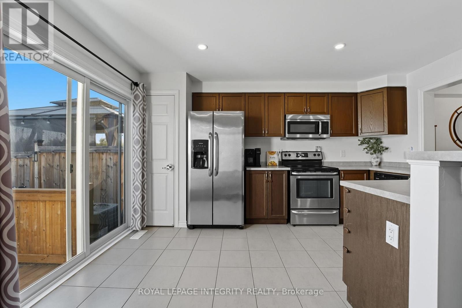 












347 WILLOW ASTER CIRCLE

,
Ottawa,




Ontario
K4A1C6

