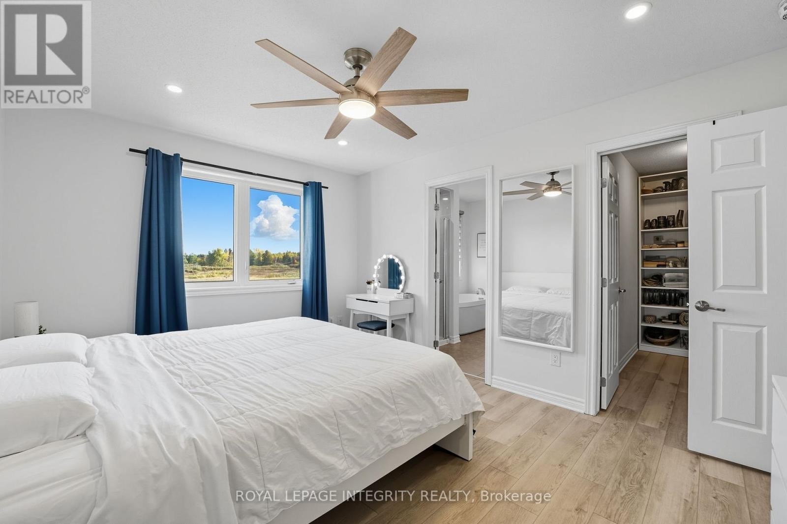 












347 WILLOW ASTER CIRCLE

,
Ottawa,




Ontario
K4A1C6

