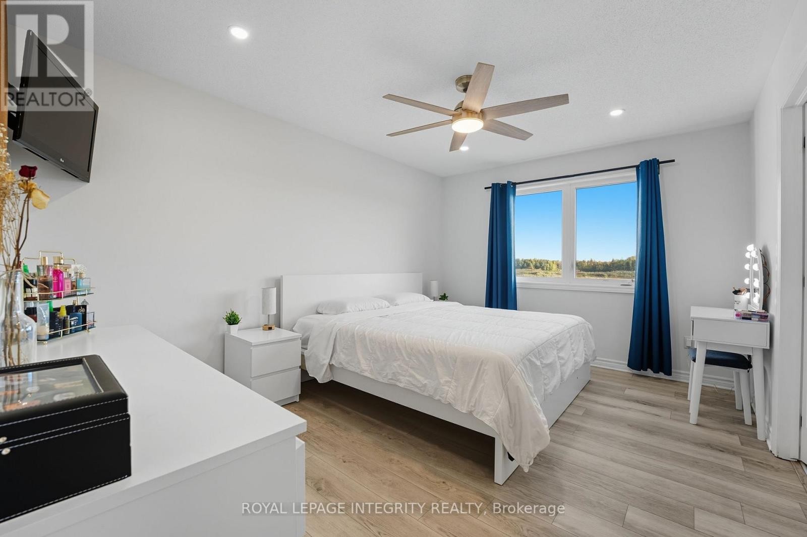 












347 WILLOW ASTER CIRCLE

,
Ottawa,




Ontario
K4A1C6

