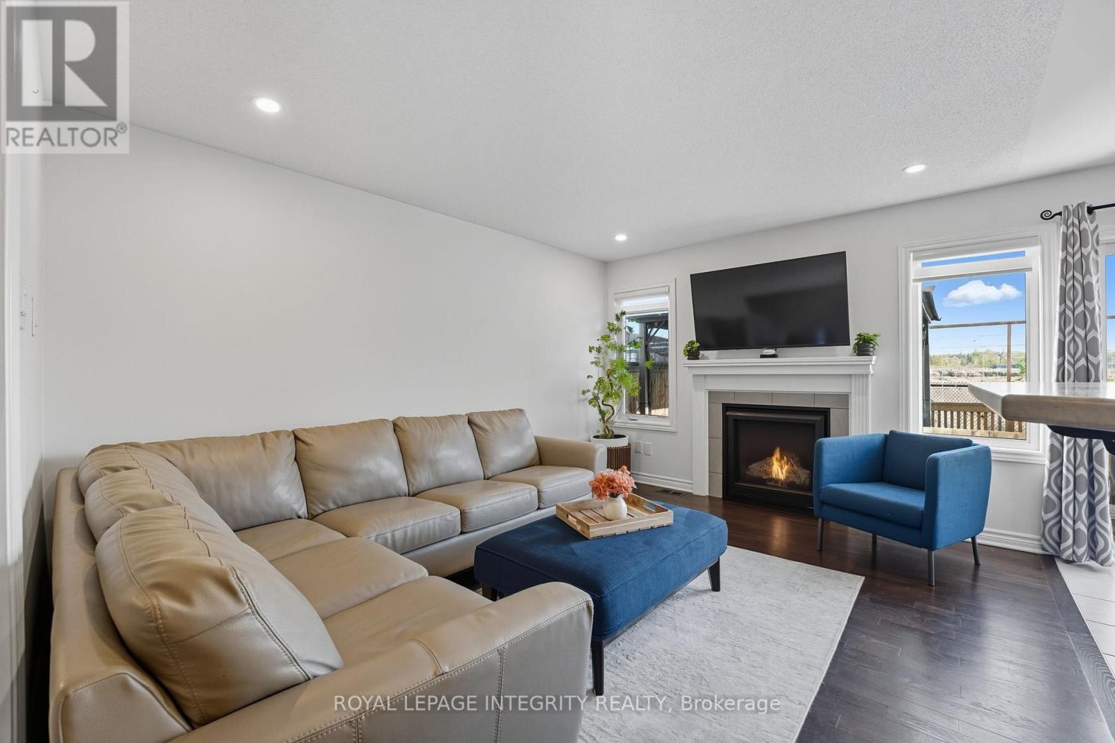 












347 WILLOW ASTER CIRCLE

,
Ottawa,




Ontario
K4A1C6

