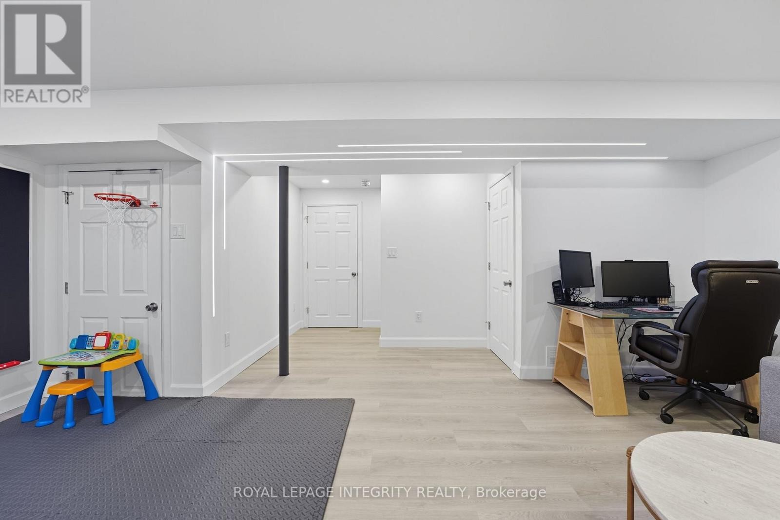 












347 WILLOW ASTER CIRCLE

,
Ottawa,




Ontario
K4A1C6

