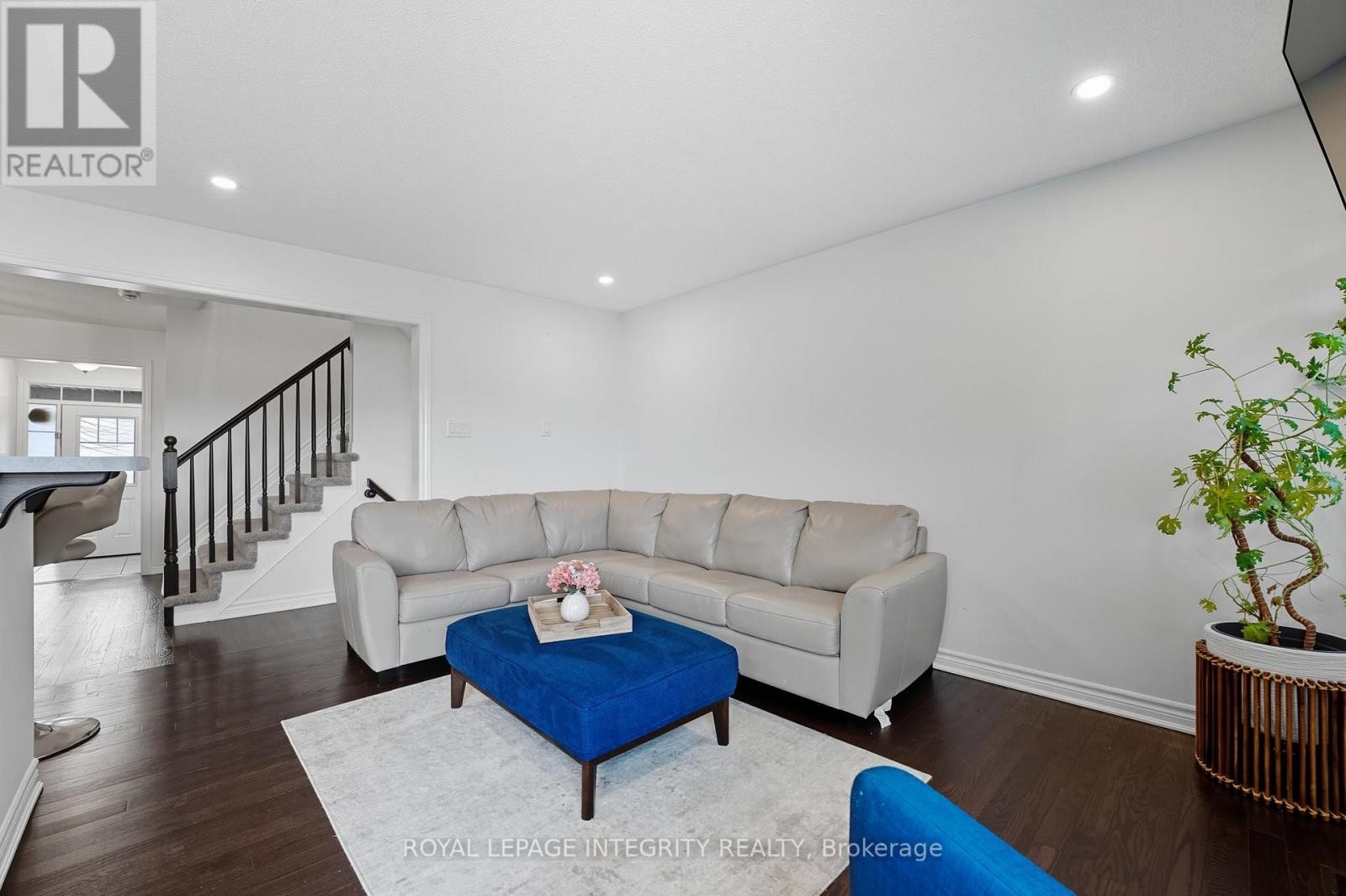 












347 WILLOW ASTER CIRCLE

,
Ottawa,




Ontario
K4A1C6

