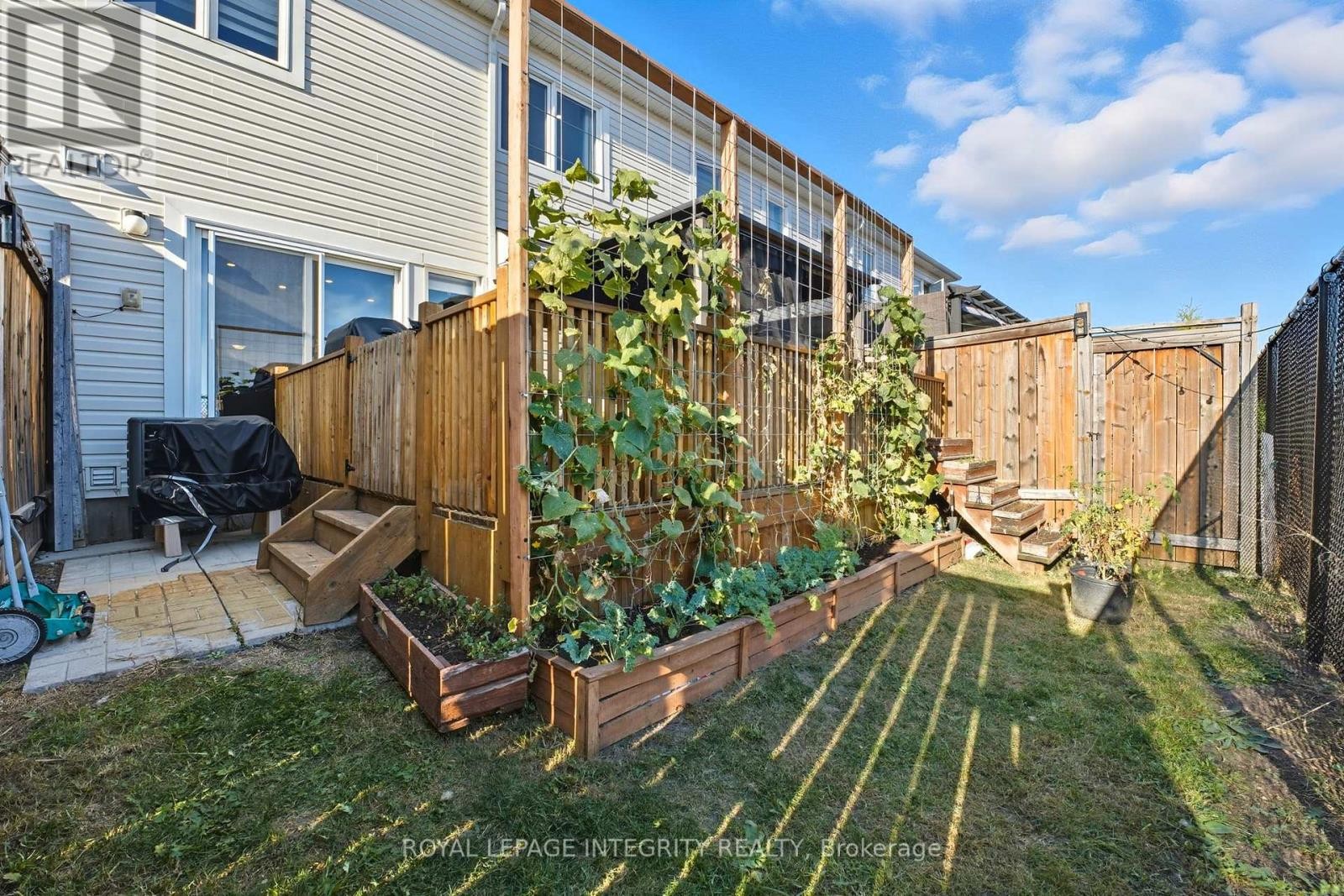 












347 WILLOW ASTER CIRCLE

,
Ottawa,




Ontario
K4A1C6

