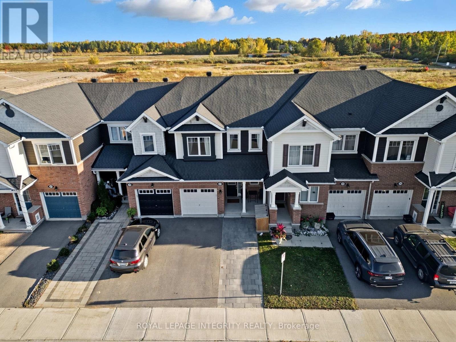 












347 WILLOW ASTER CIRCLE

,
Ottawa,




Ontario
K4A1C6

