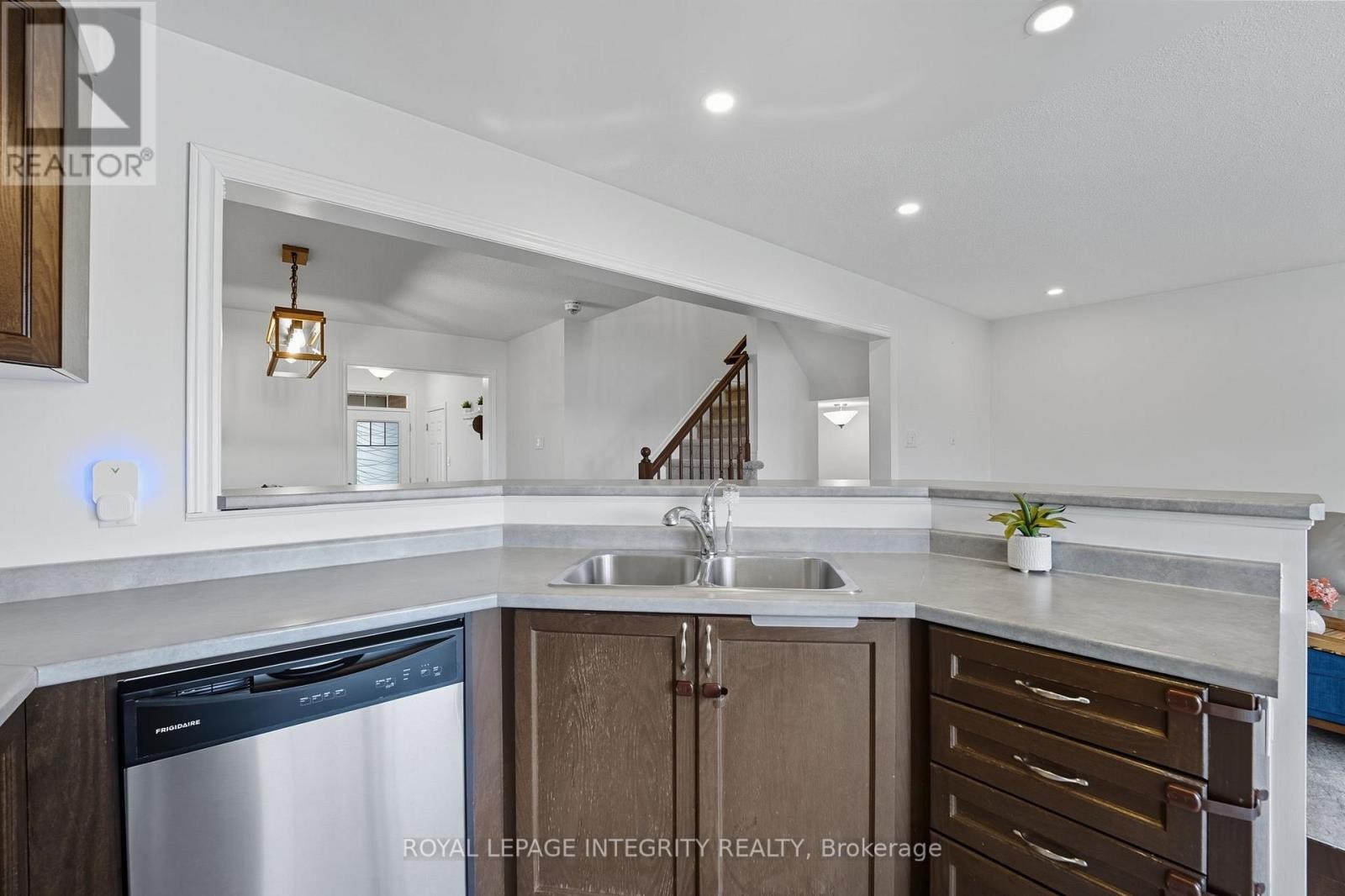 












347 WILLOW ASTER CIRCLE

,
Ottawa,




Ontario
K4A1C6

