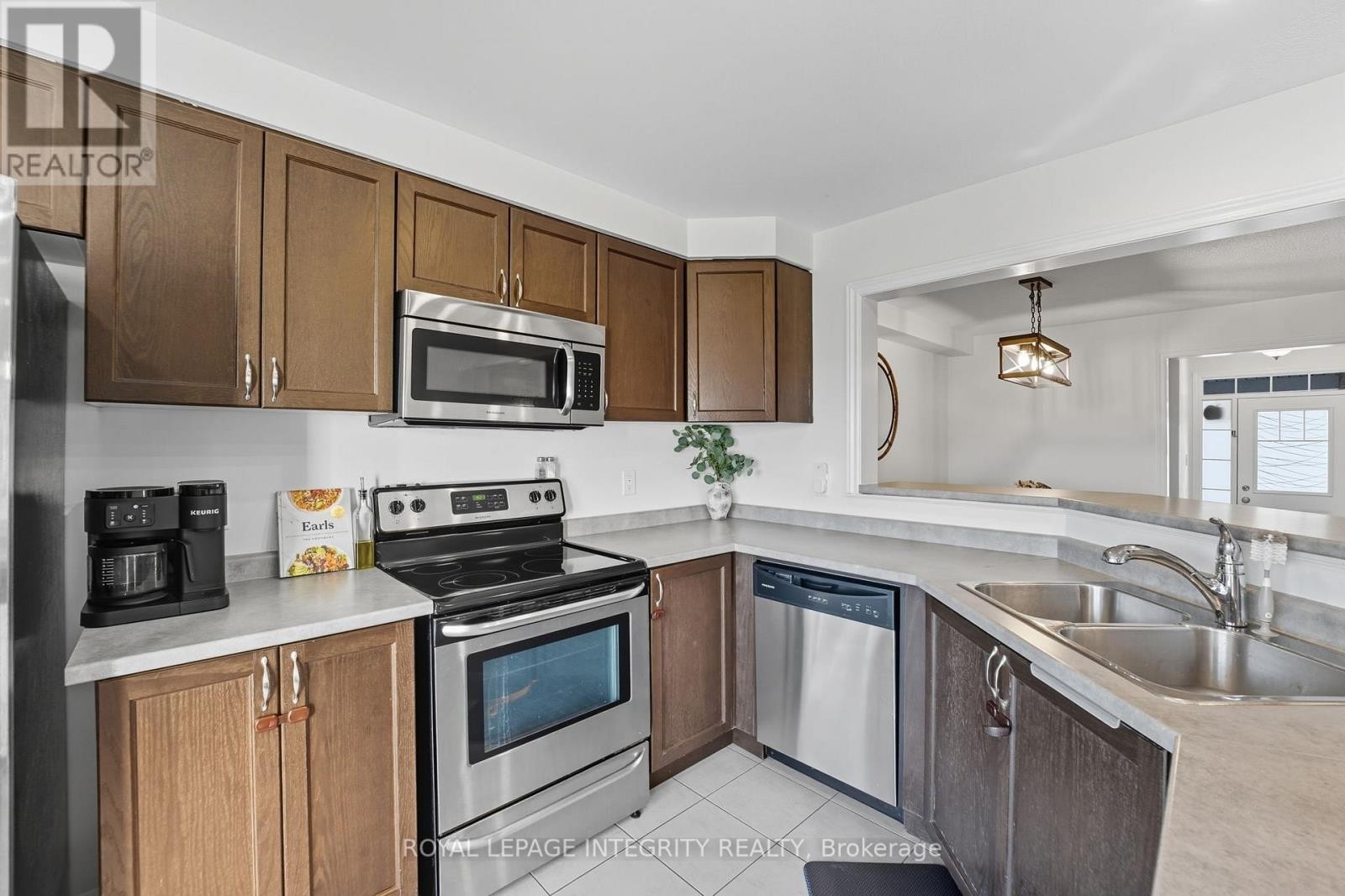 












347 WILLOW ASTER CIRCLE

,
Ottawa,




Ontario
K4A1C6

