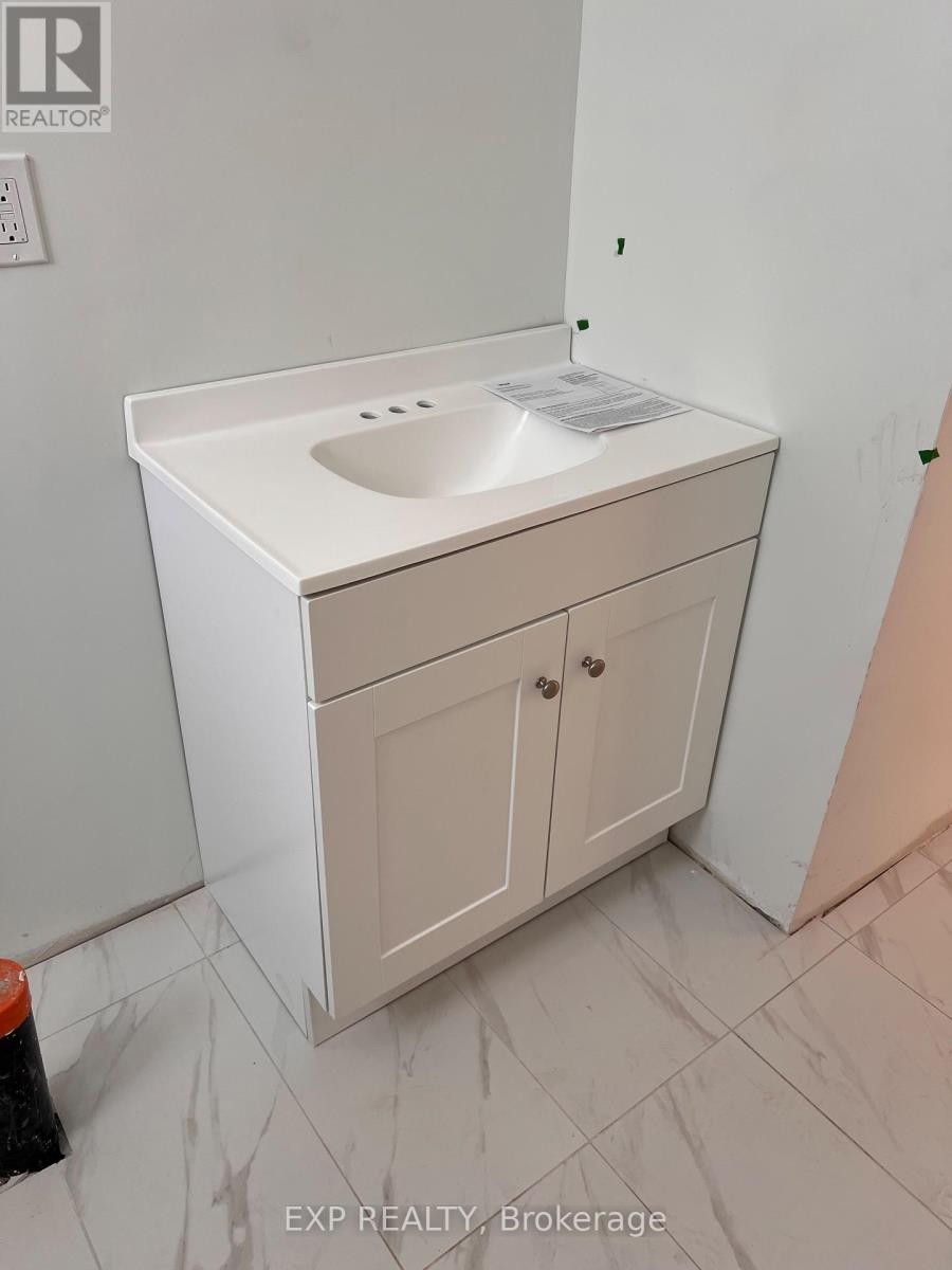 












2 - 75 HOLLAND AVENUE

,
Ottawa,




Ontario
K1Y0X9

