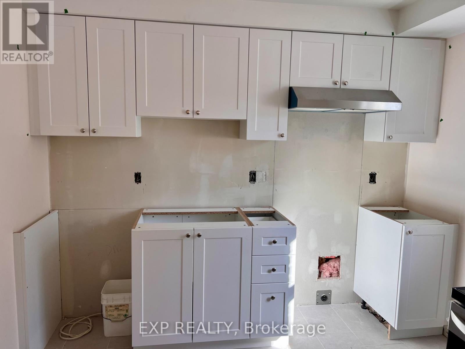 












2 - 75 HOLLAND AVENUE

,
Ottawa,




Ontario
K1Y0X9

