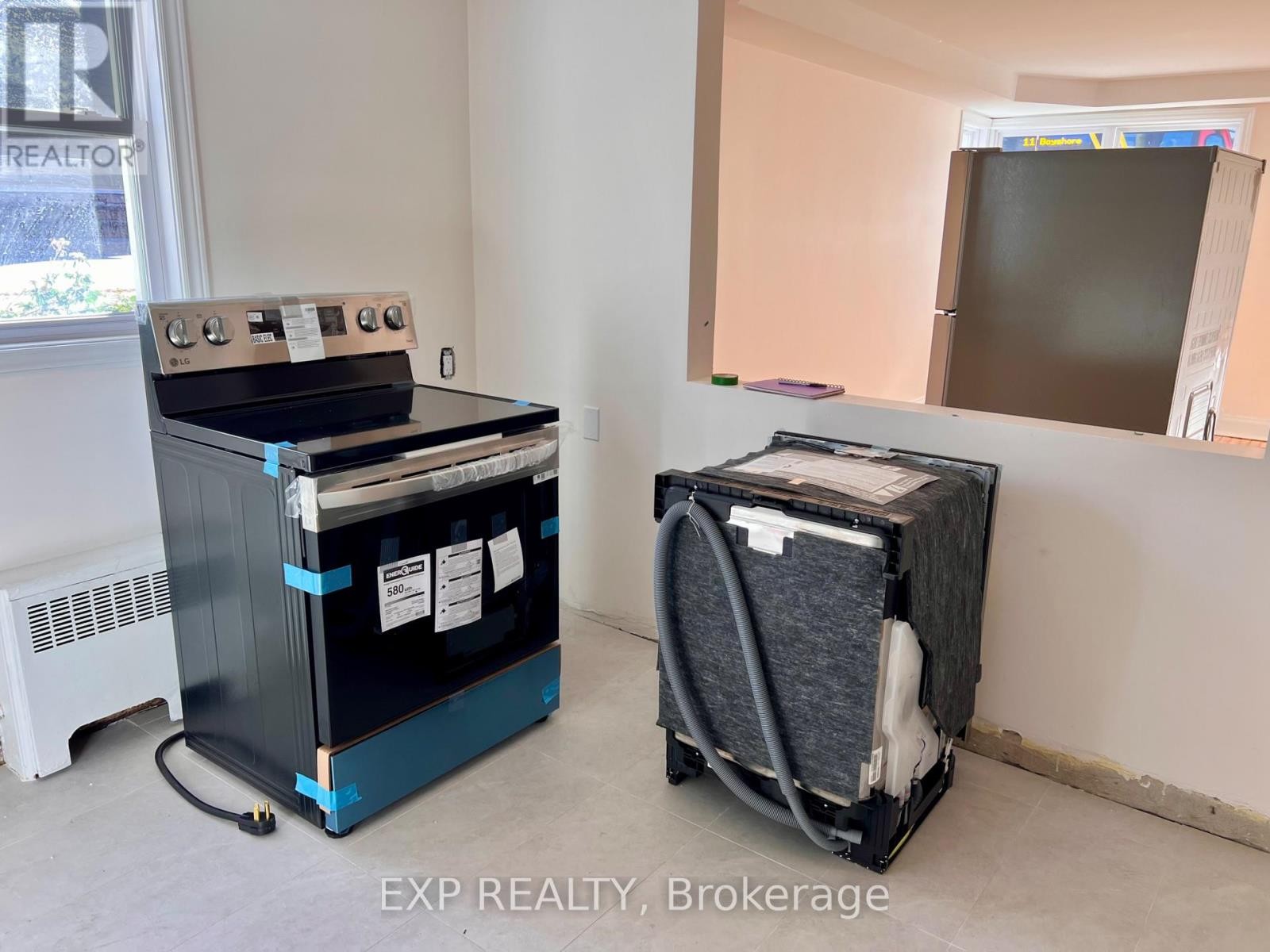 












2 - 75 HOLLAND AVENUE

,
Ottawa,




Ontario
K1Y0X9

