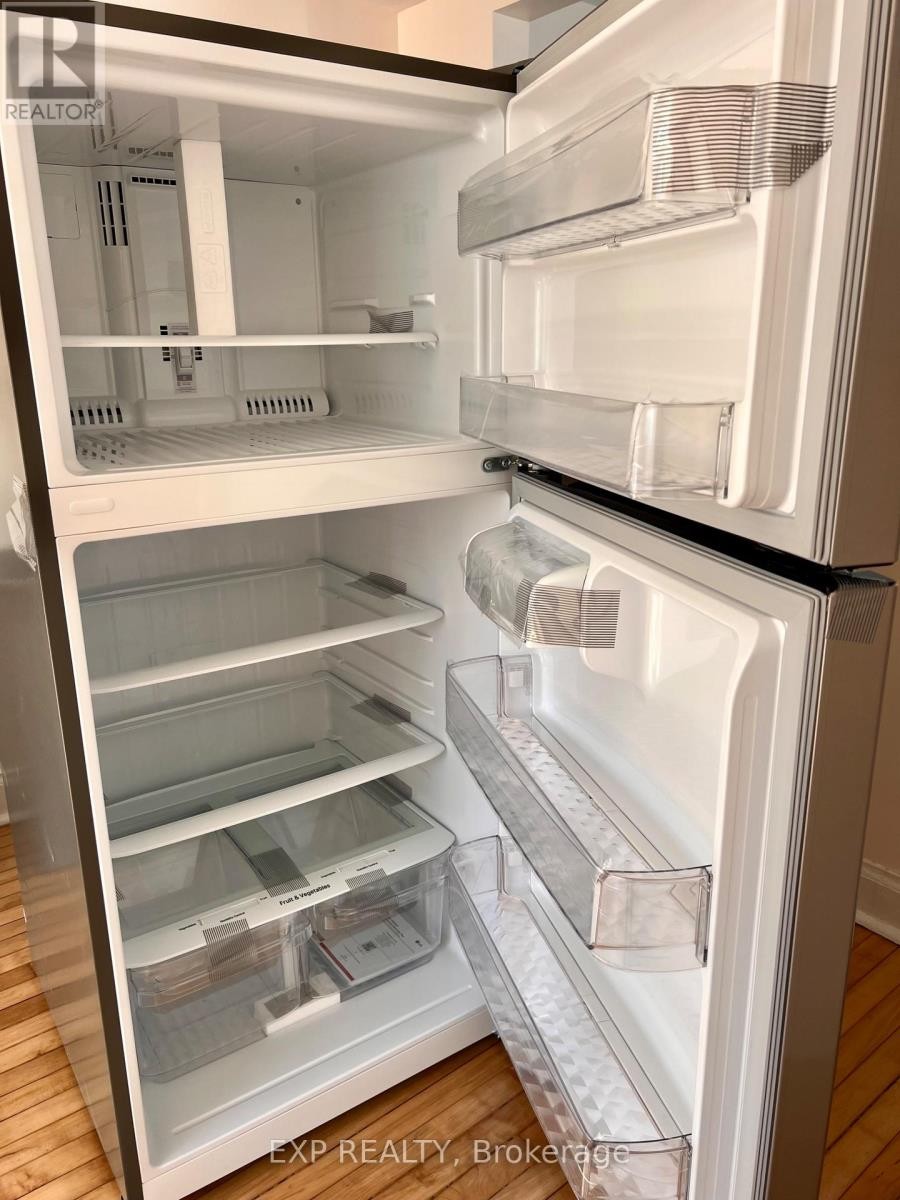 












2 - 75 HOLLAND AVENUE

,
Ottawa,




Ontario
K1Y0X9

