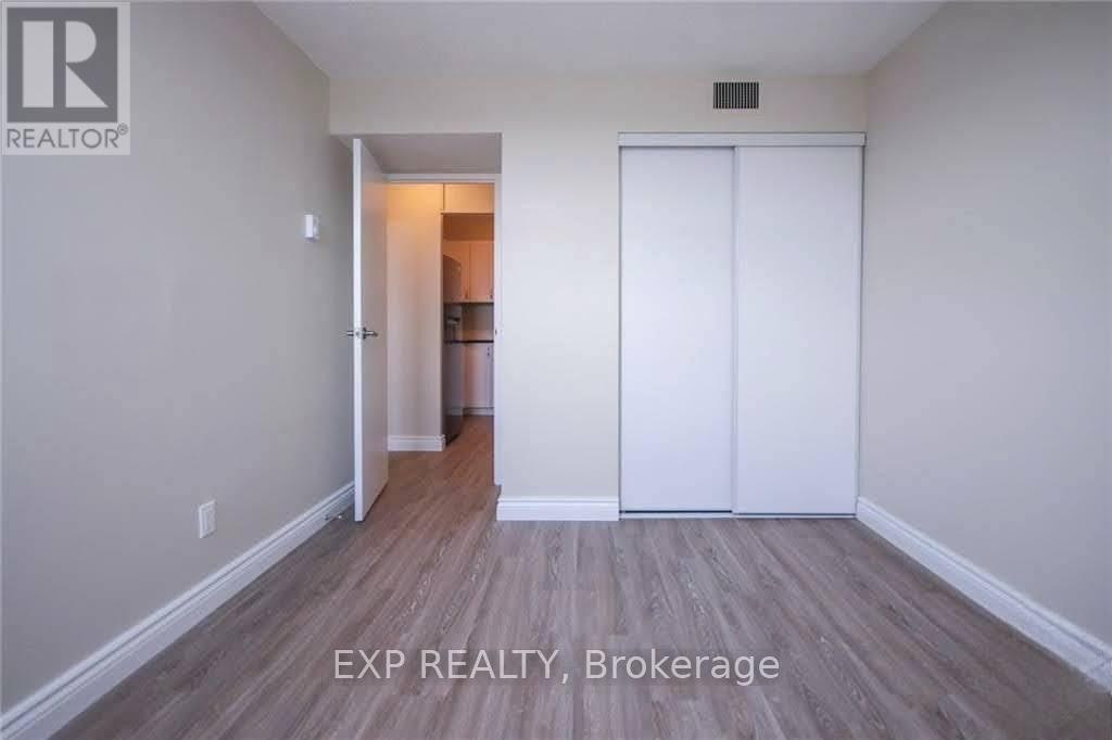 












404 - 1180 OHIO STREET

,
Ottawa,




Ontario
K1H8N5

