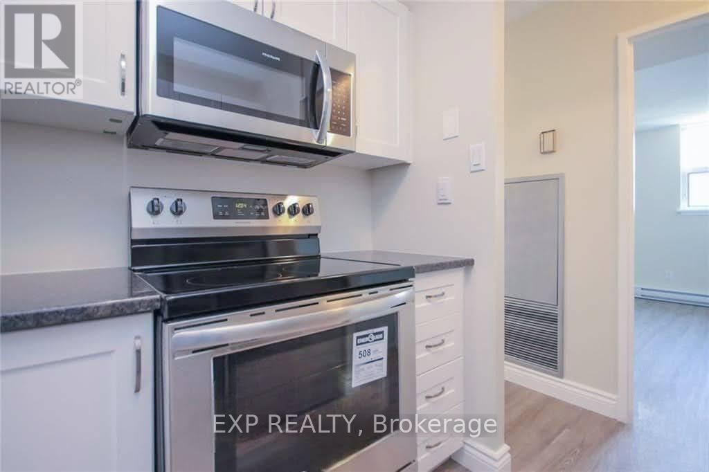 












404 - 1180 OHIO STREET

,
Ottawa,




Ontario
K1H8N5

