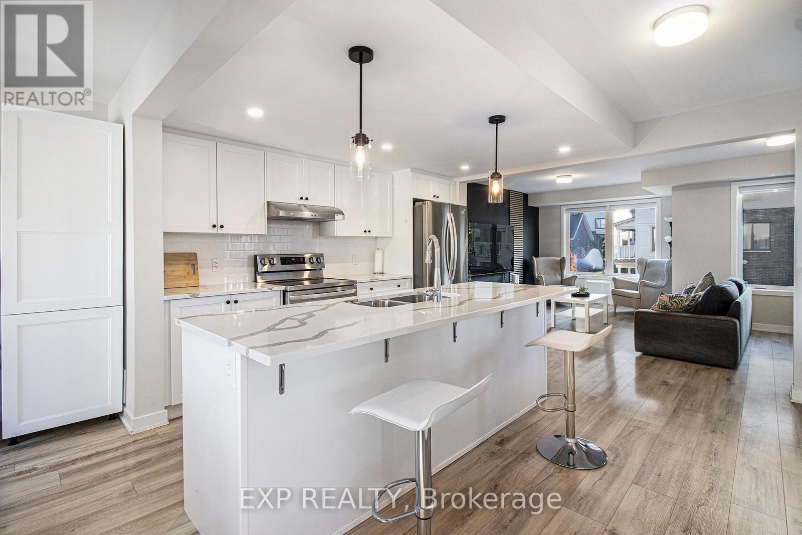 












754 KINSTEAD PRIVATE

,
Ottawa,




Ontario
K2S3B3

