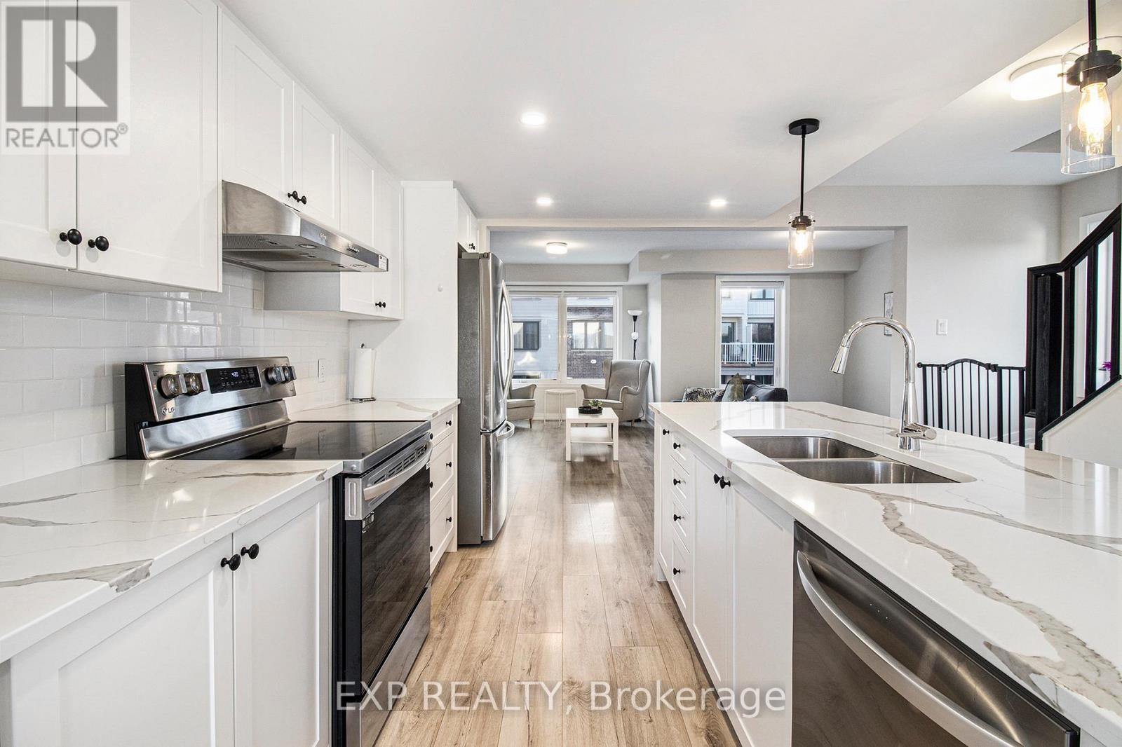 












754 KINSTEAD PRIVATE

,
Ottawa,




Ontario
K2S3B3

