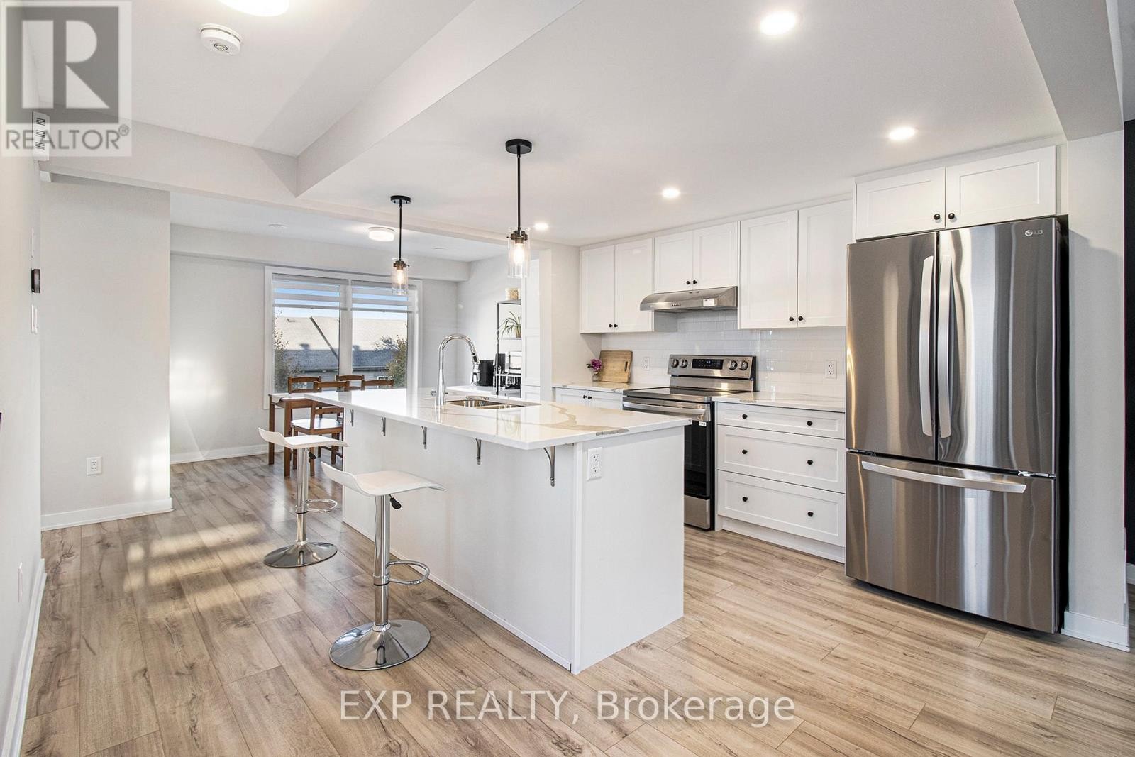 












754 KINSTEAD PRIVATE

,
Ottawa,




Ontario
K2S3B3

