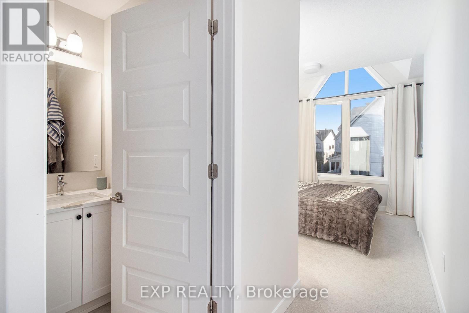 












754 KINSTEAD PRIVATE

,
Ottawa,




Ontario
K2S3B3

