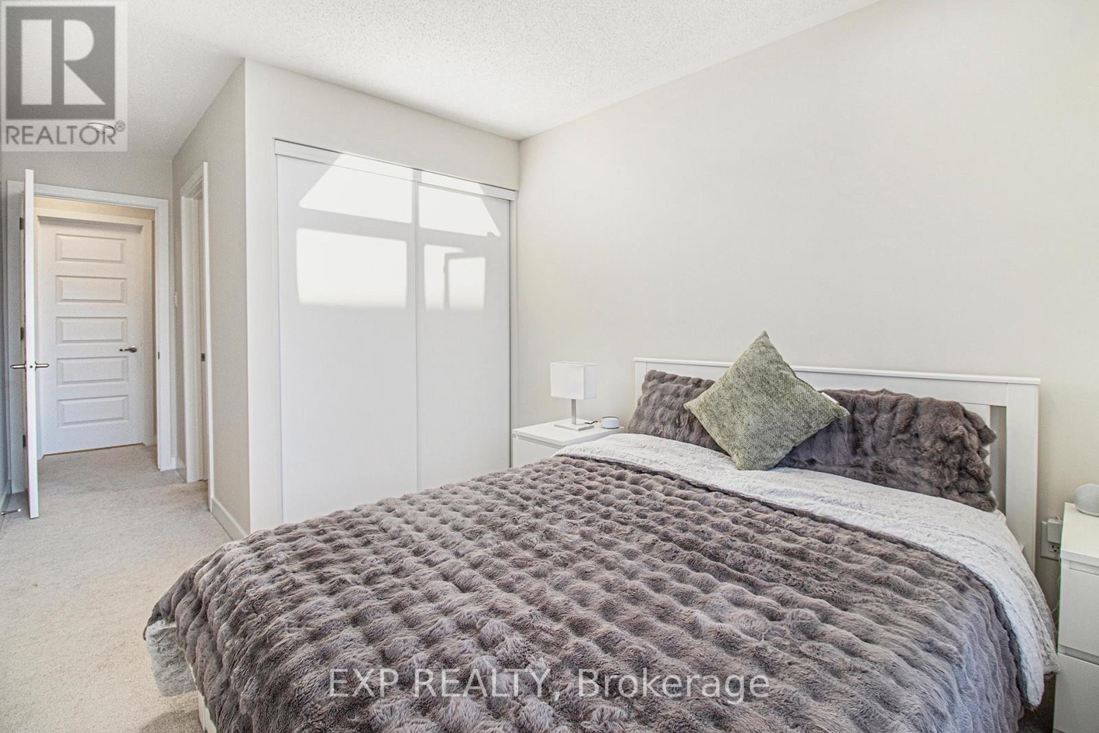 












754 KINSTEAD PRIVATE

,
Ottawa,




Ontario
K2S3B3

