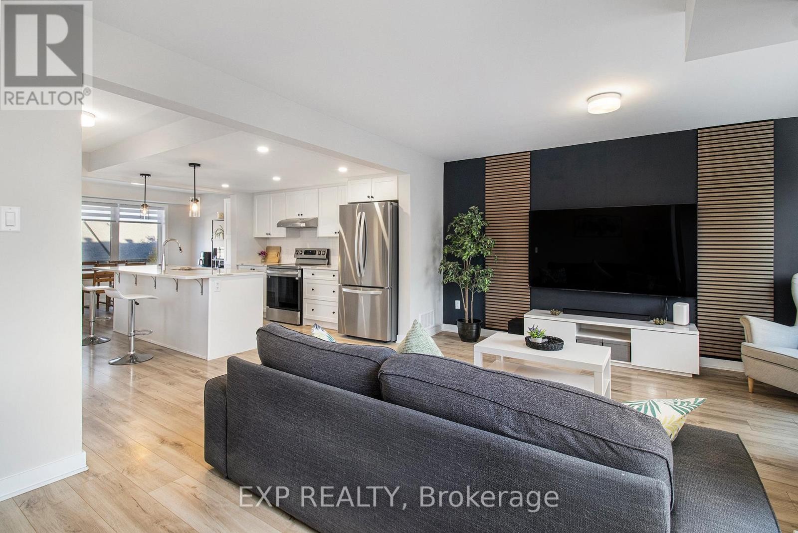 












754 KINSTEAD PRIVATE

,
Ottawa,




Ontario
K2S3B3

