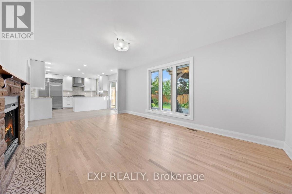 












18 IVYLEA STREET

,
Ottawa,




Ontario
K2G4X5

