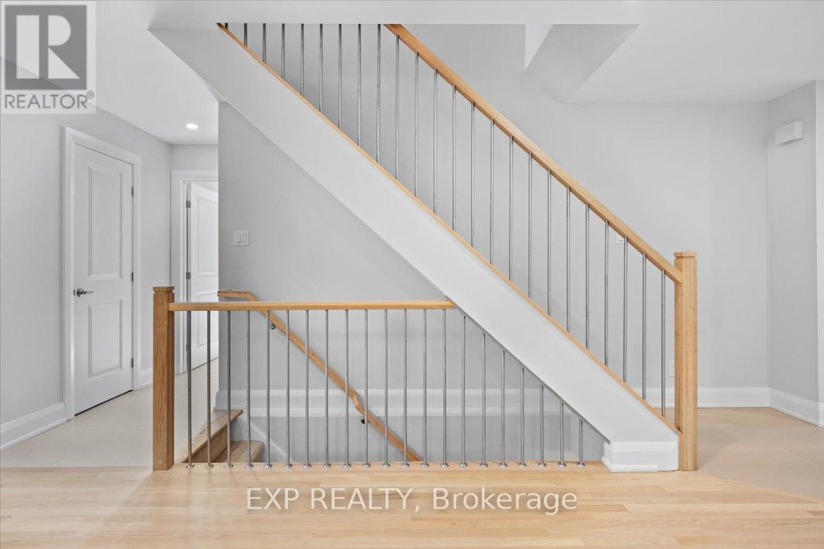 












18 IVYLEA STREET

,
Ottawa,




Ontario
K2G4X5

