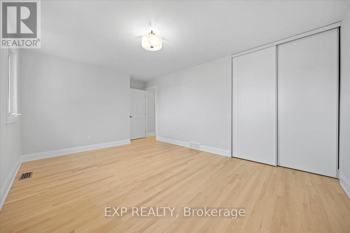 












18 IVYLEA STREET

,
Ottawa,




Ontario
K2G4X5

