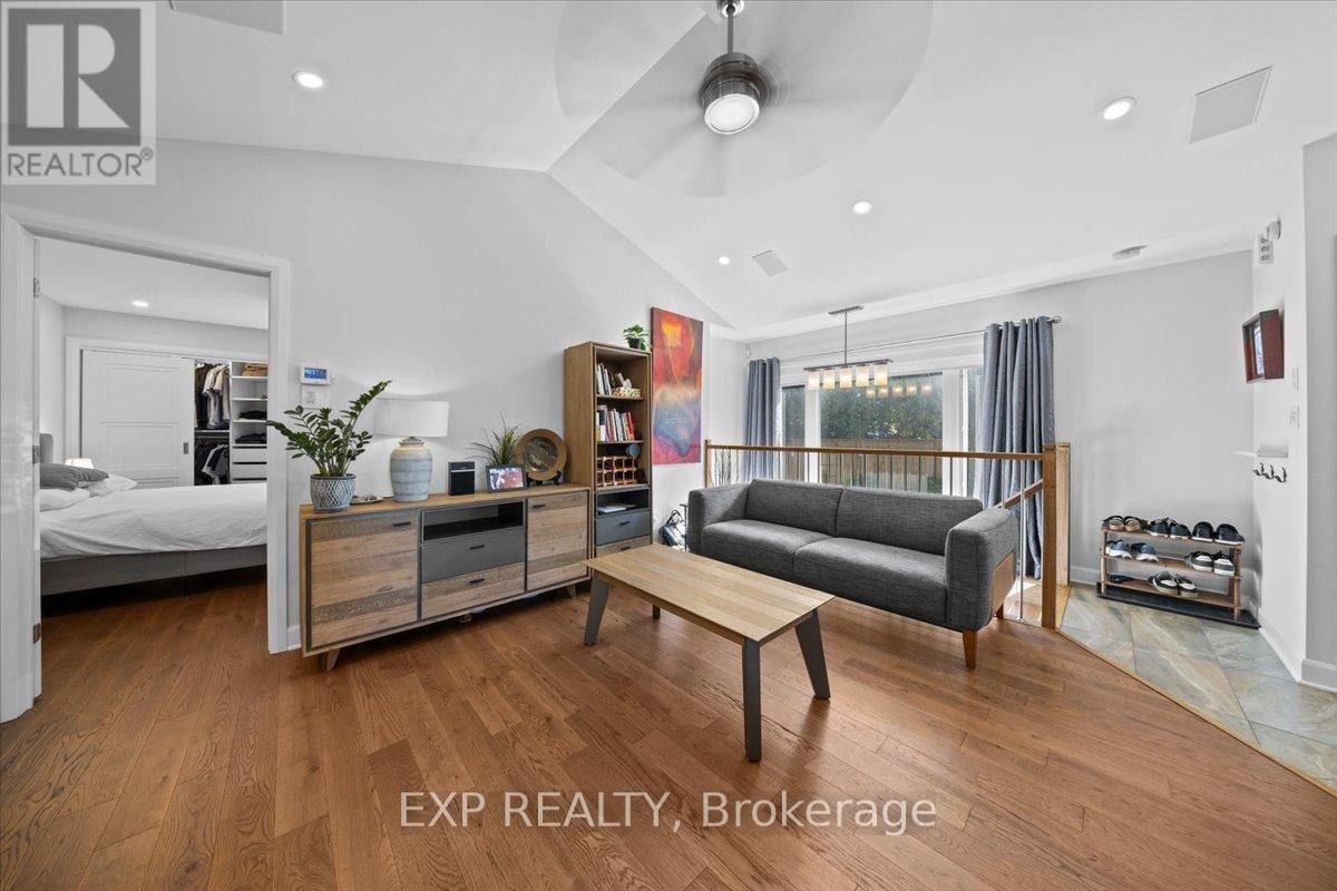 












18 IVYLEA STREET

,
Ottawa,




Ontario
K2G4X5

