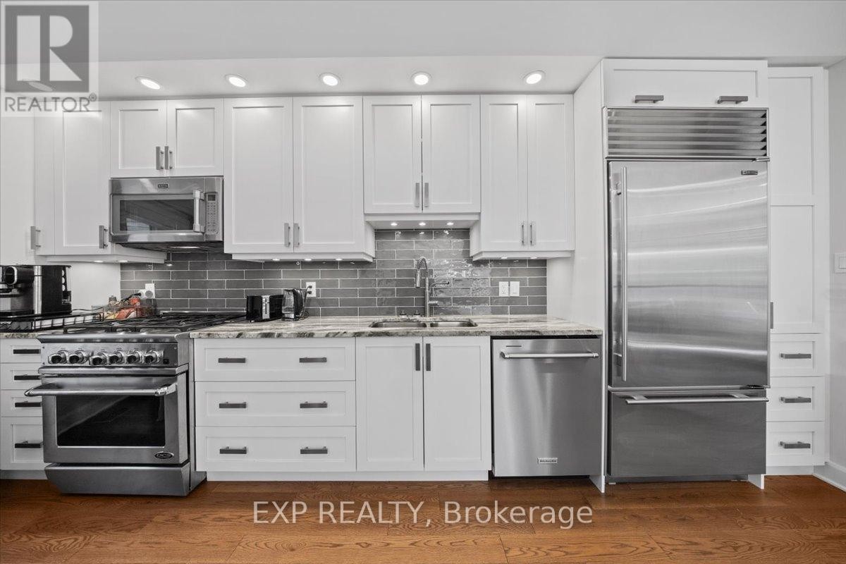 












18 IVYLEA STREET

,
Ottawa,




Ontario
K2G4X5

