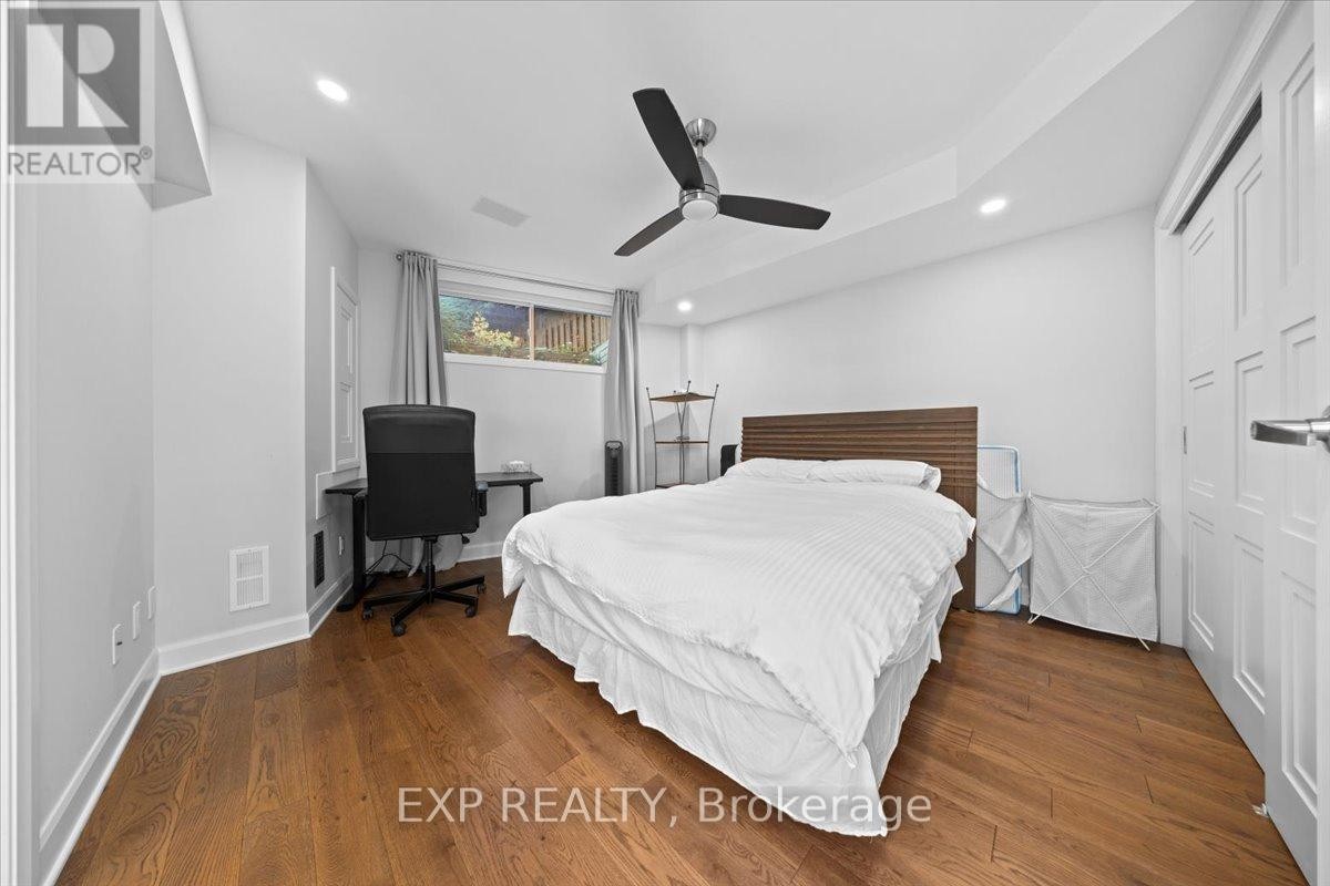 












18 IVYLEA STREET

,
Ottawa,




Ontario
K2G4X5

