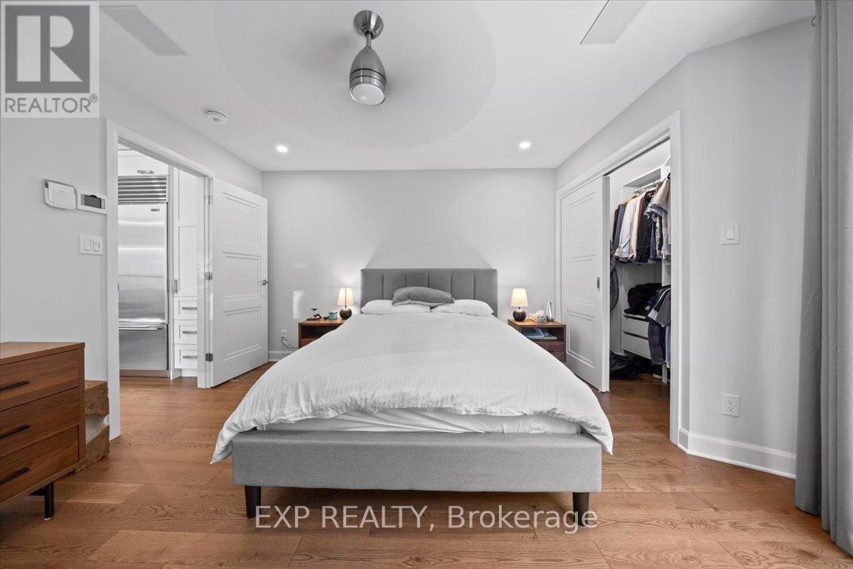 












18 IVYLEA STREET

,
Ottawa,




Ontario
K2G4X5

