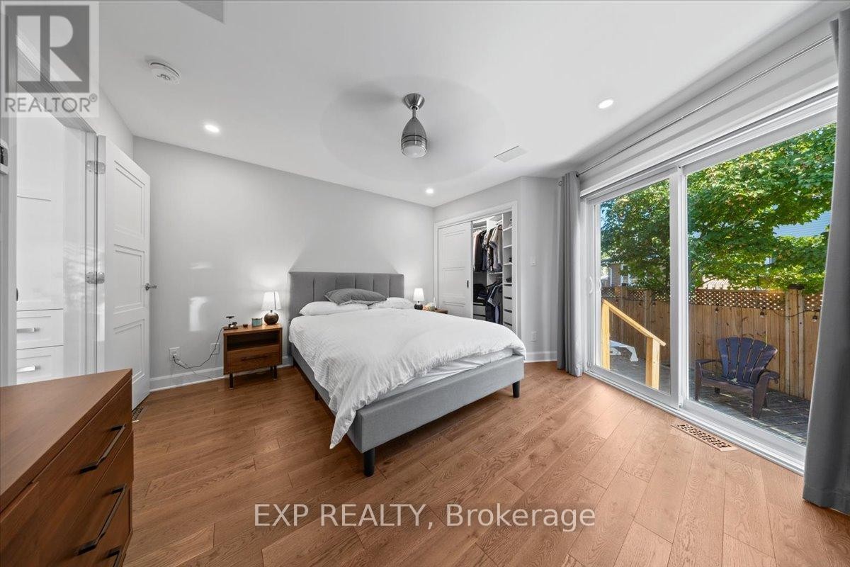 












18 IVYLEA STREET

,
Ottawa,




Ontario
K2G4X5

