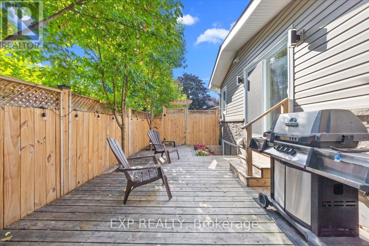 












18 IVYLEA STREET

,
Ottawa,




Ontario
K2G4X5

