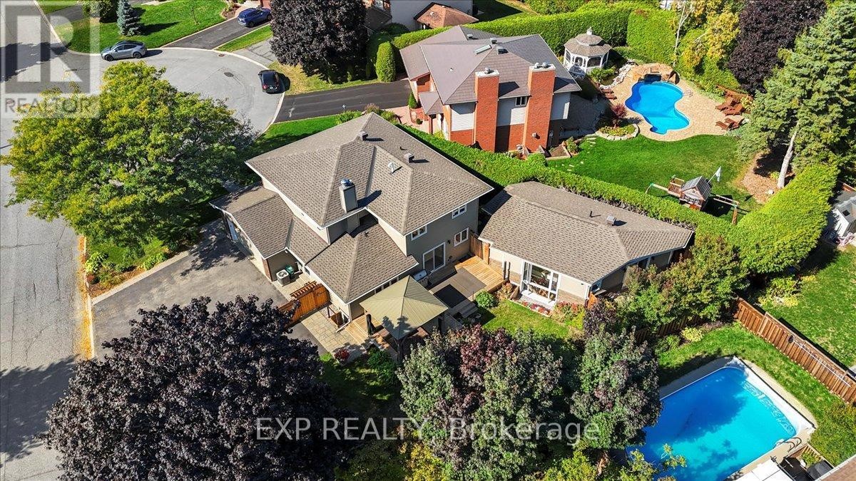 












18 IVYLEA STREET

,
Ottawa,




Ontario
K2G4X5

