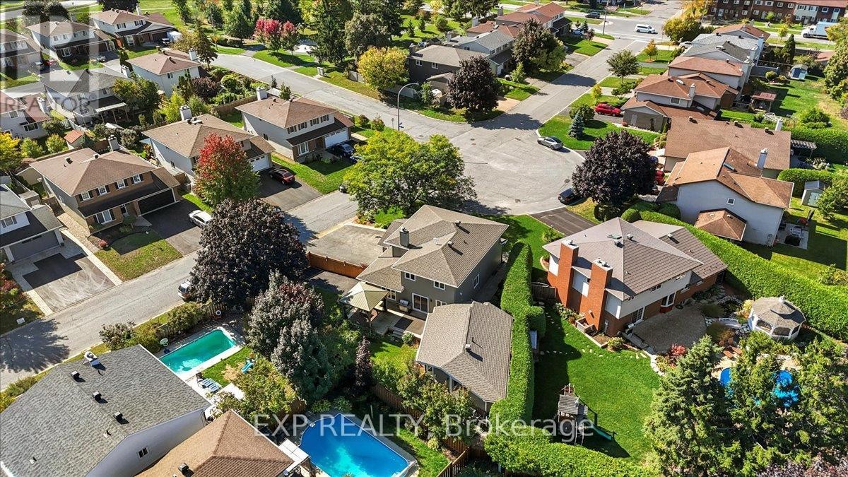 












18 IVYLEA STREET

,
Ottawa,




Ontario
K2G4X5

