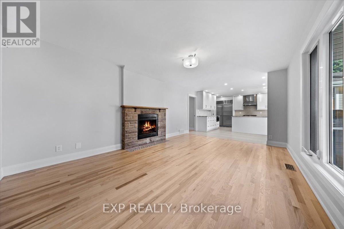 












18 IVYLEA STREET

,
Ottawa,




Ontario
K2G4X5

