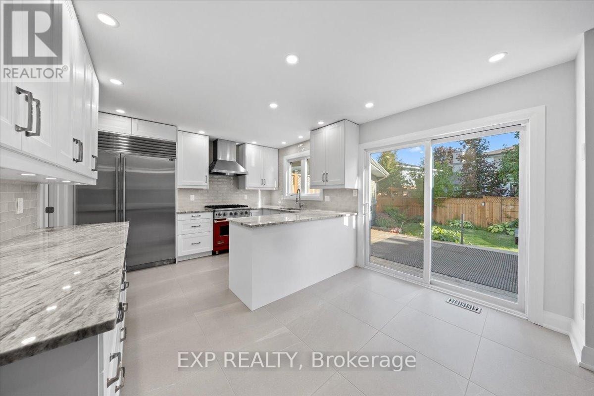 












18 IVYLEA STREET

,
Ottawa,




Ontario
K2G4X5

