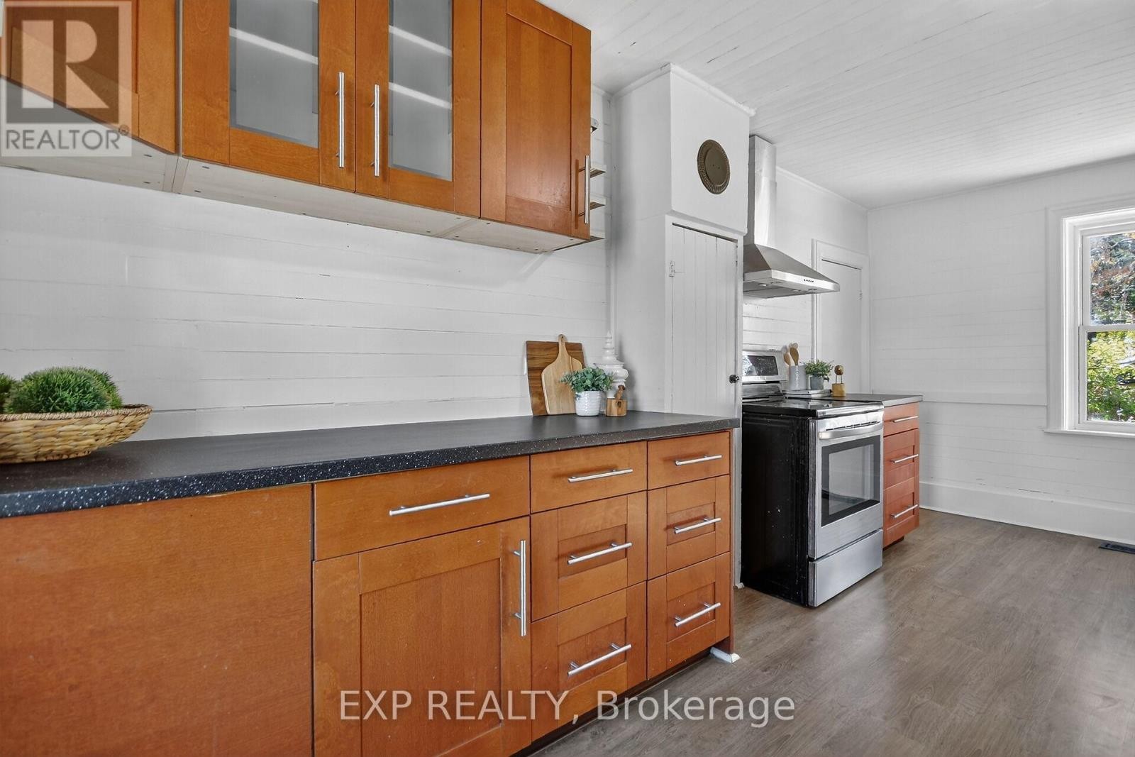 












95 MAIN STREET E

,
Mississippi Mills,




Ontario
K0A1A0

