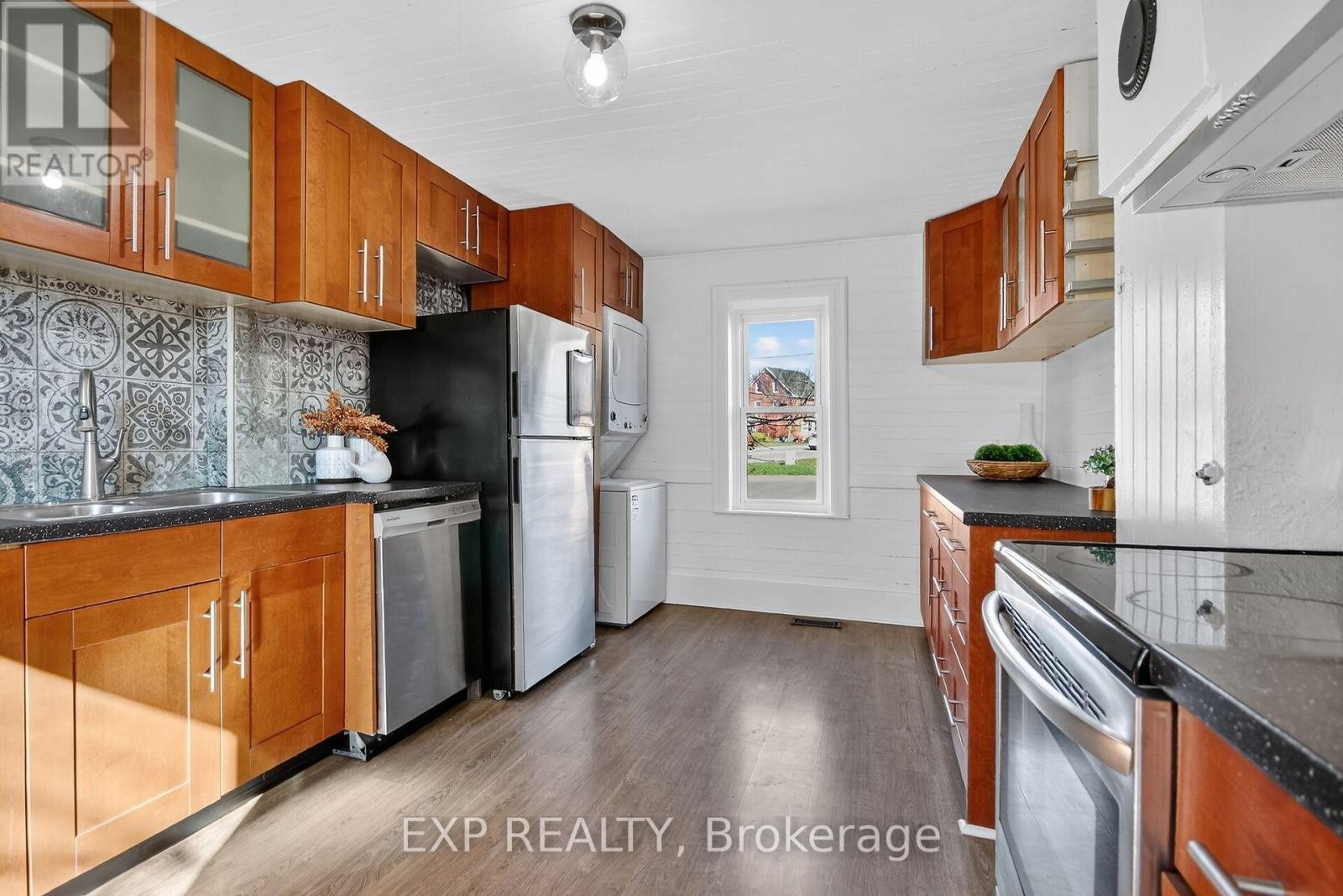 












95 MAIN STREET E

,
Mississippi Mills,




Ontario
K0A1A0

