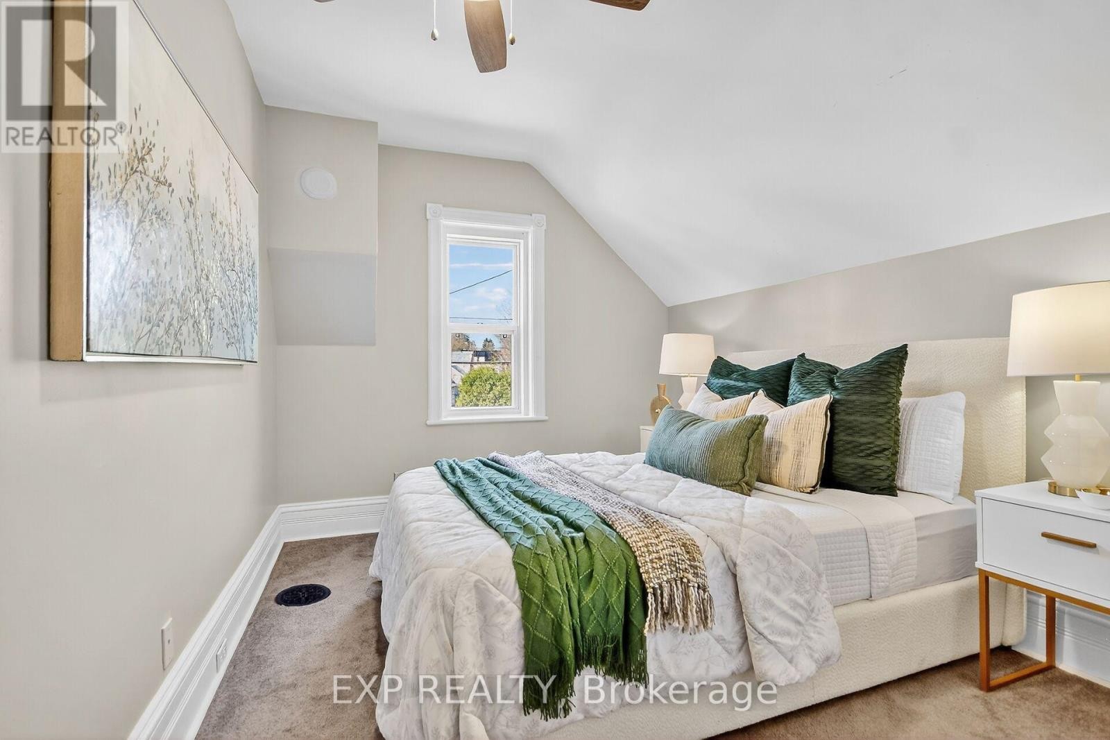 












95 MAIN STREET E

,
Mississippi Mills,




Ontario
K0A1A0

