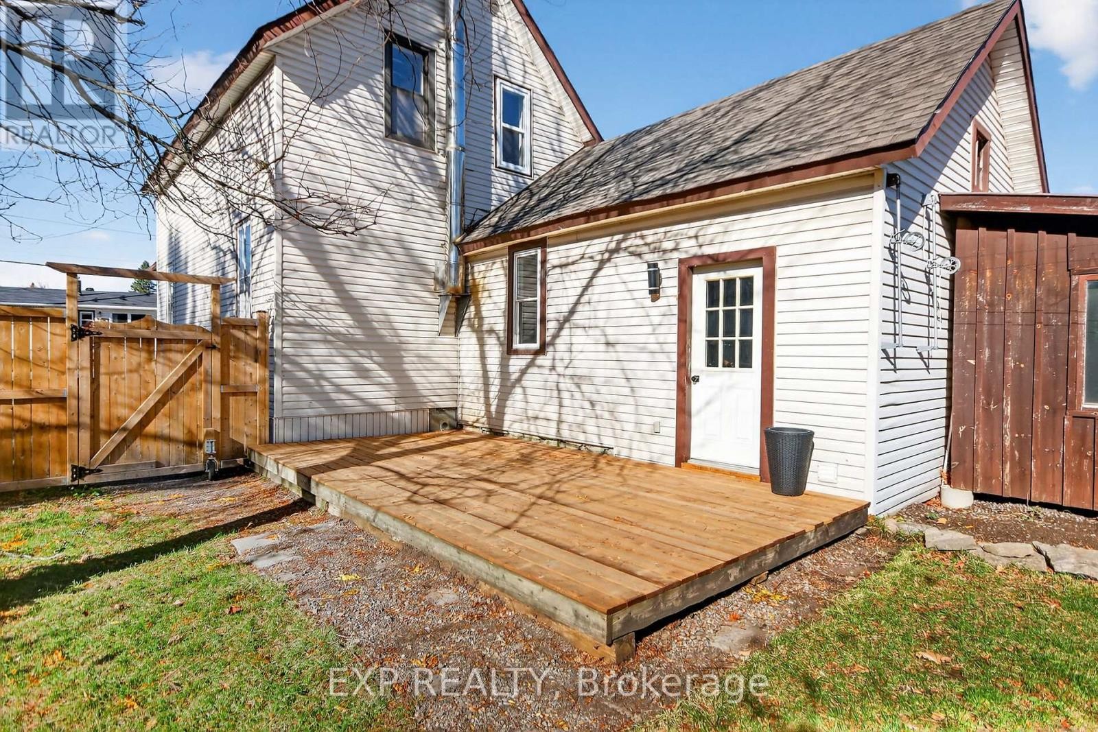 












95 MAIN STREET E

,
Mississippi Mills,




Ontario
K0A1A0

