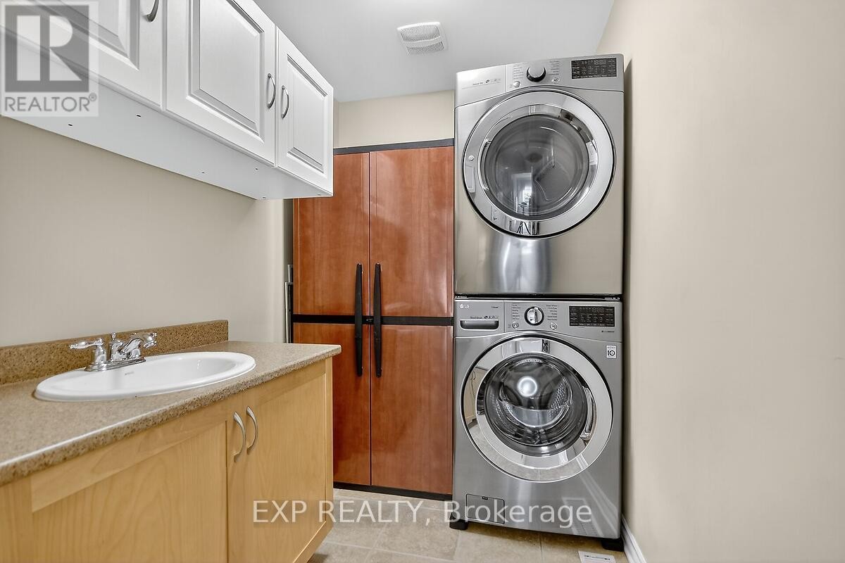 












202 MISTRAL WAY

,
Ottawa,




Ontario
K2S0G6

