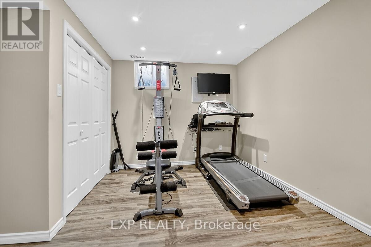 












202 MISTRAL WAY

,
Ottawa,




Ontario
K2S0G6

