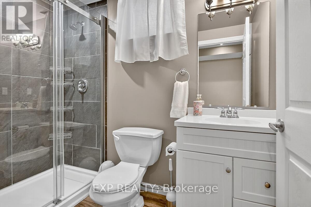 












202 MISTRAL WAY

,
Ottawa,




Ontario
K2S0G6

