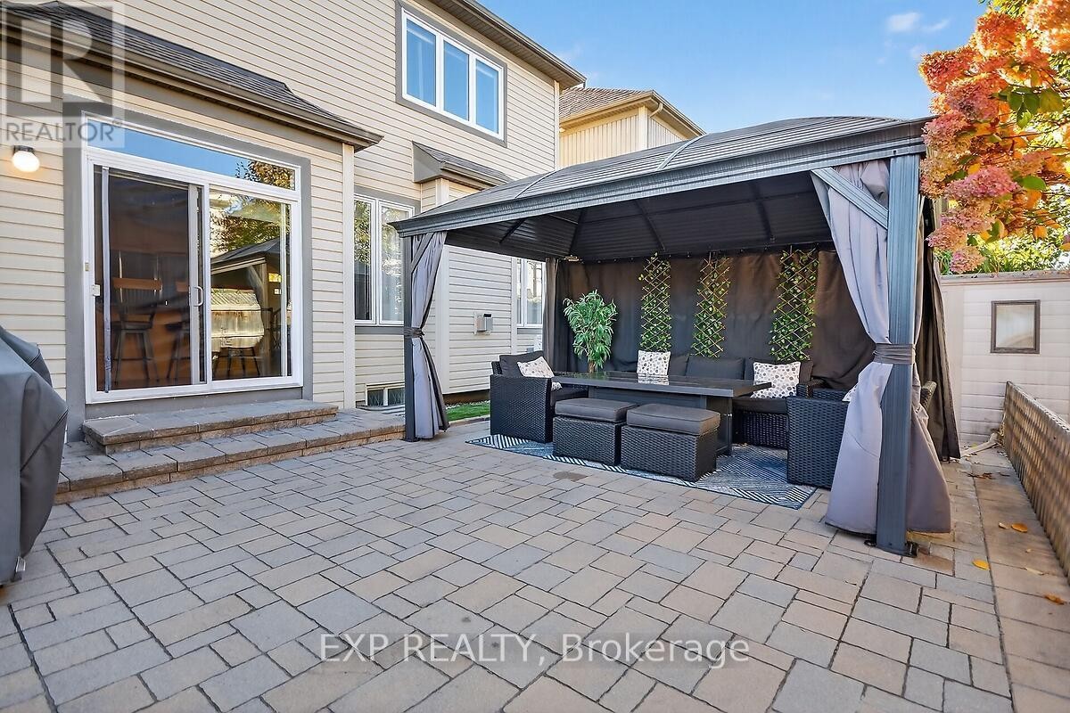 












202 MISTRAL WAY

,
Ottawa,




Ontario
K2S0G6

