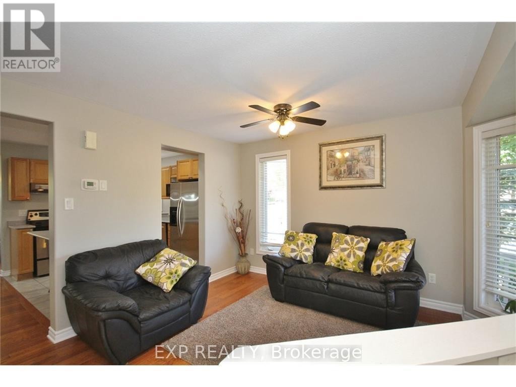 












24 WALLSEND AVENUE

,
Ottawa,




Ontario
K2K3K7

