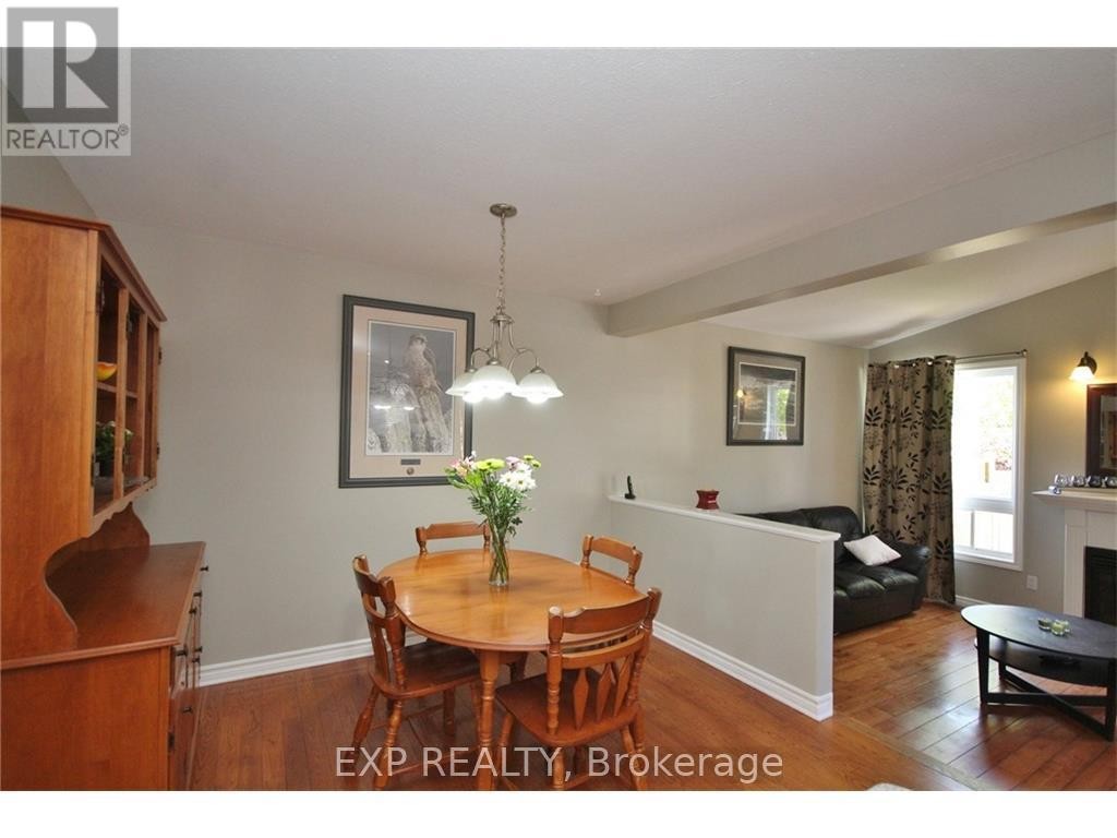 












24 WALLSEND AVENUE

,
Ottawa,




Ontario
K2K3K7

